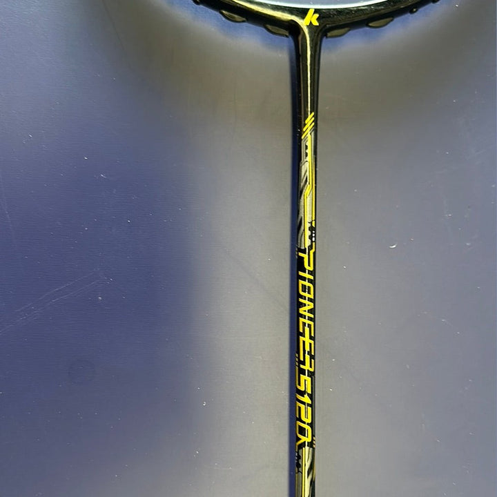 CLEARANCE SALE Kawasaki Carbon Fiber Badminton Racket （clearance model, can be strung up to 28lbs）Including strings